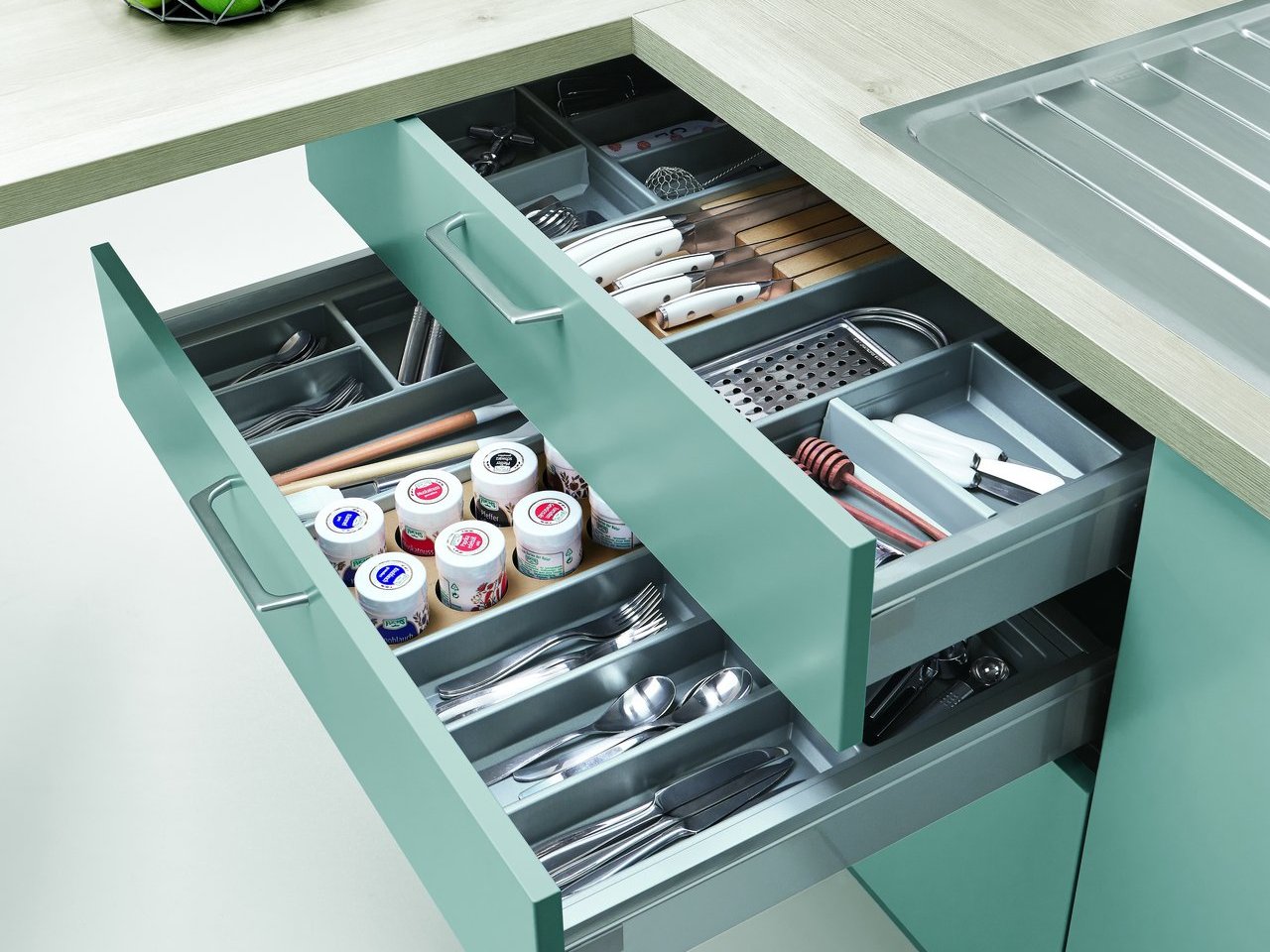 Placard ou tiroirs : que choisir pour votre cuisine ?